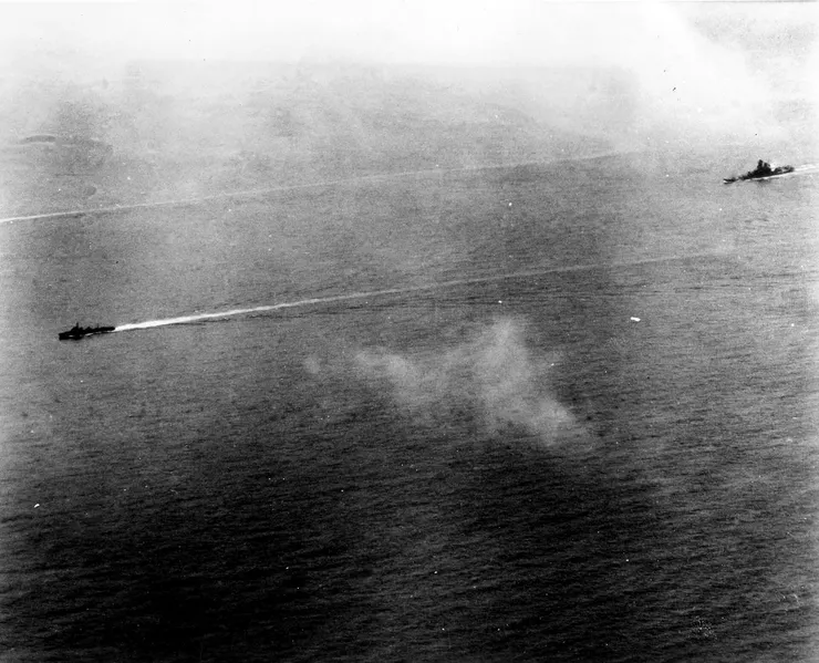 左為雪風,右為大和