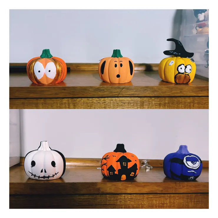 室友們一起發揮創意,畫出的南瓜們。