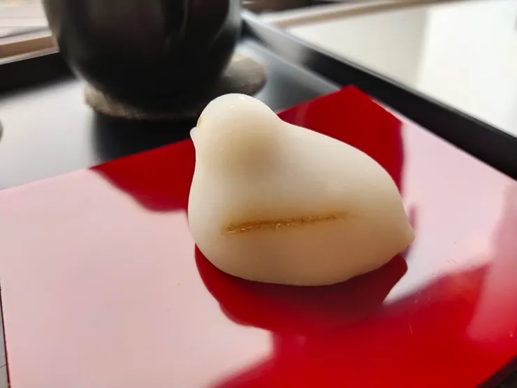 這款像鴿子造型的和菓子味道不錯