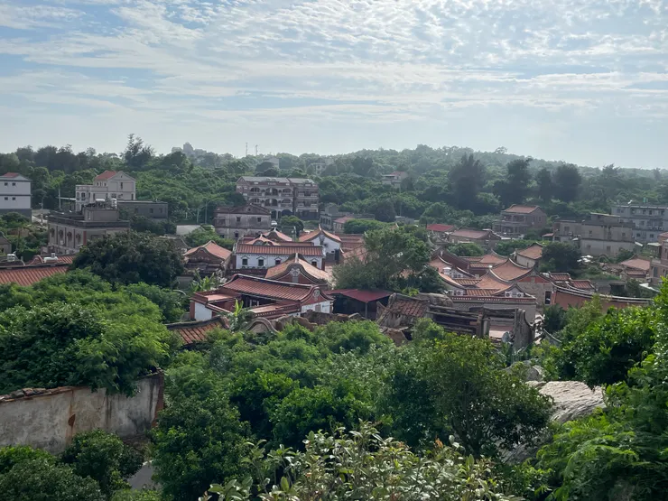 金門保留了許多傳統的紅瓦聚落。