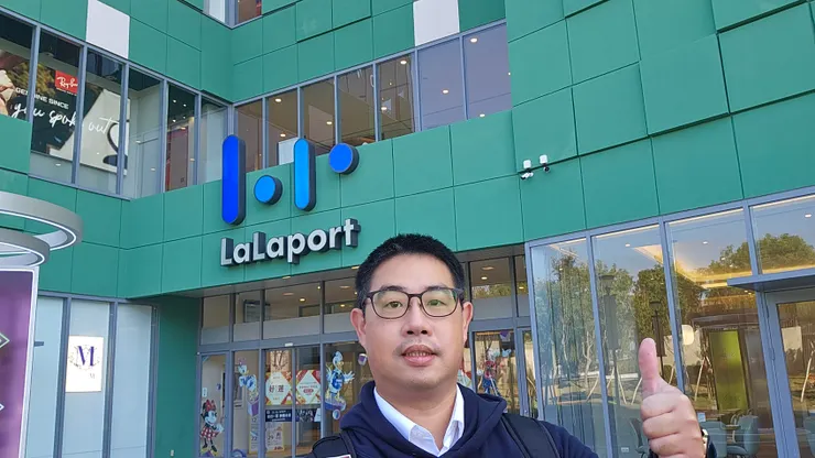 這是台中LaLaport北館的門口!