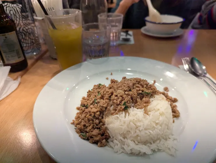 Leeds泰式餐廳的打拋豬飯沒有荷包蛋