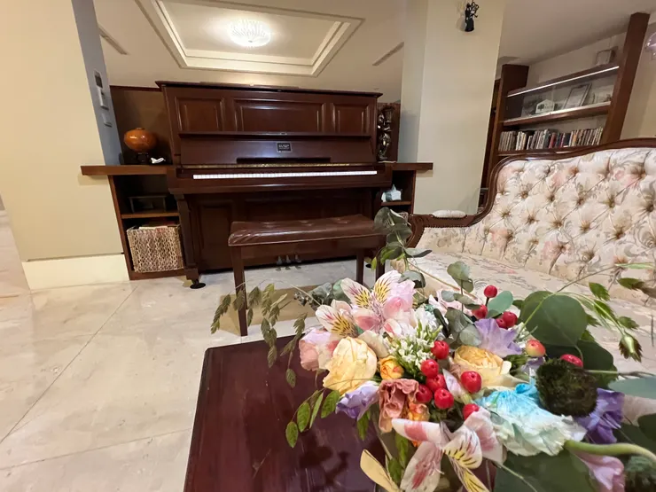 超美的花是前2天出嫁的新娘送給老闆的