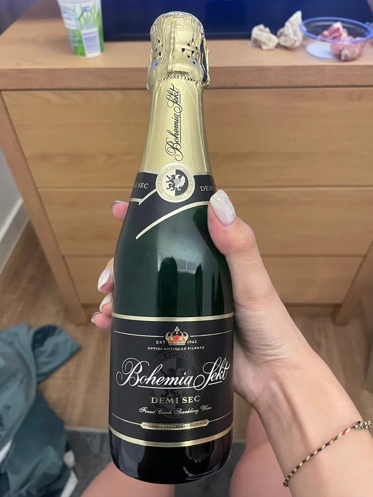 4000多住宿還送酒誒嗚嗚