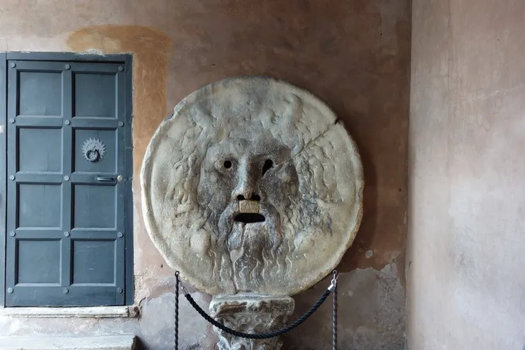 說謊者手伸進口中會被咬住，你相信嗎？