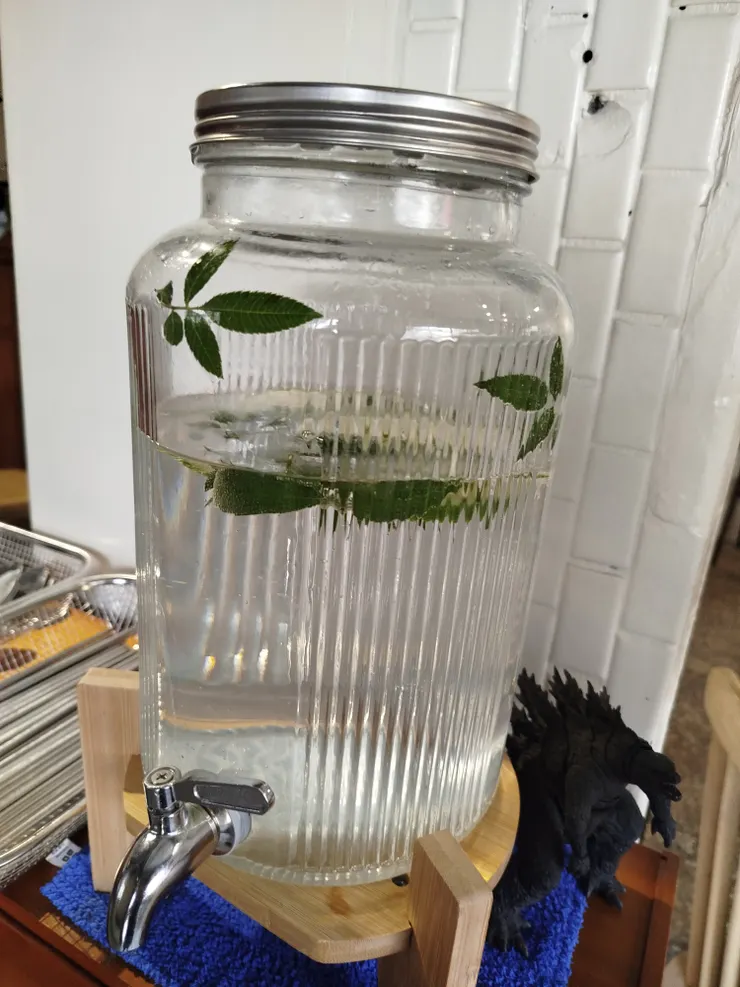 加了芳香萬壽菊的檸檬水~~很香