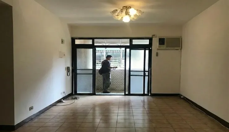 before renovation living room layout used for render ai renovation visualization