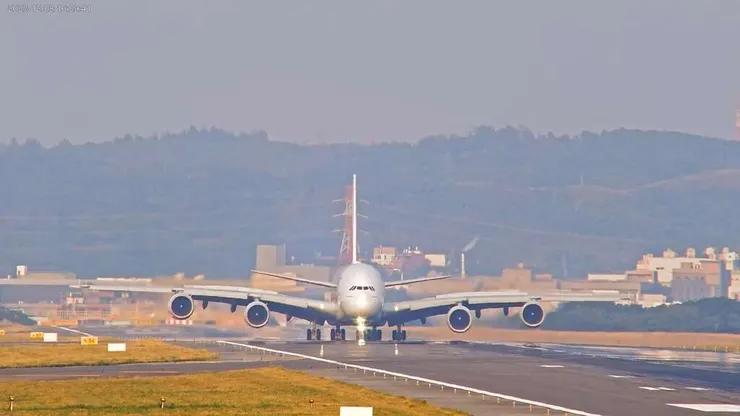 桃園機場觀光即時影像帶給觀賞者不同的視覺享受。