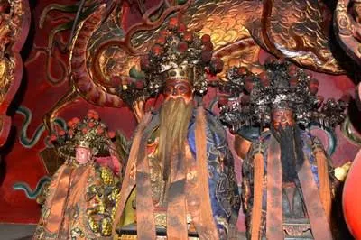 福德正神與眾神尊(圖片截圖於網路)