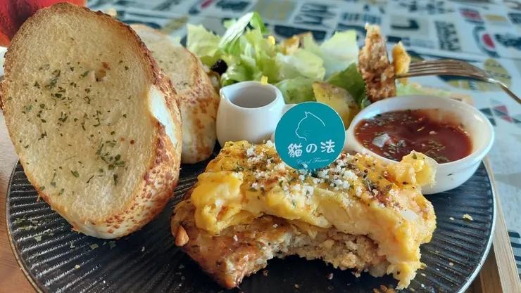 安南區聚餐/包場首選【貓的法小館】療癒系貓咪餐廳必訪！天然自