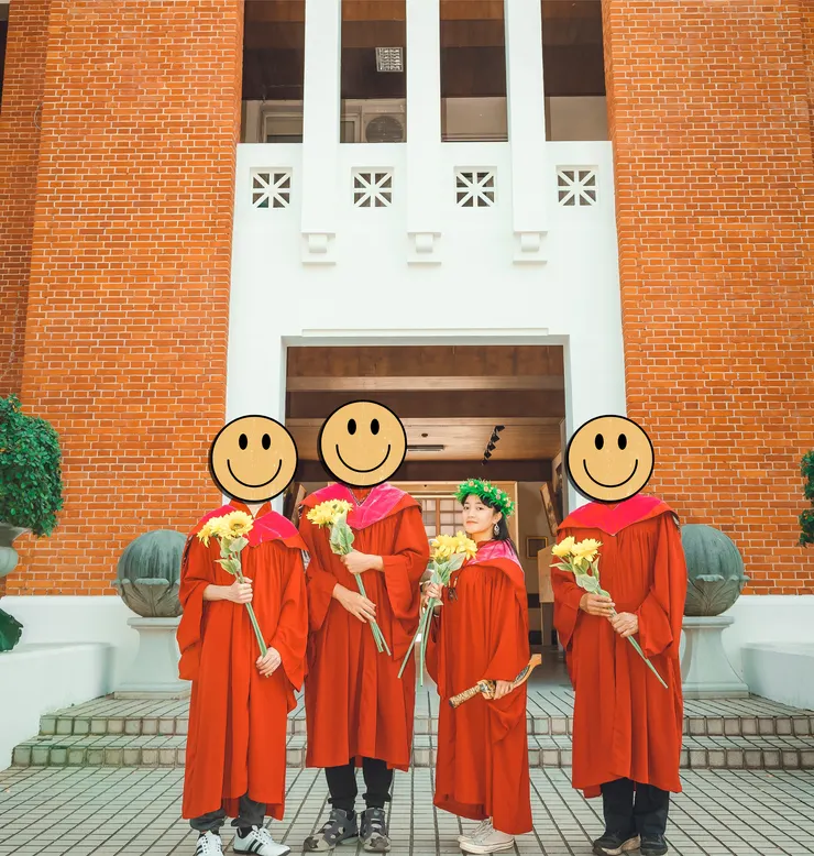 連拍畢業照也要帶上我的夥伴