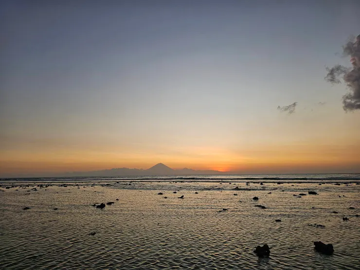 從GiliT看向峇里島