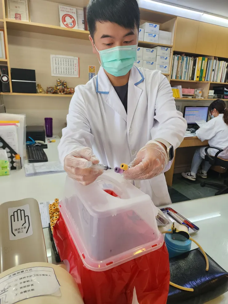 1.&nbsp;&nbsp;&nbsp;血檢常規 2.&nbsp;&nbsp;尿檢常規 3.&nbsp;&nbsp;脂肪殘留 4.&nbsp;&nbsp;血糖分布 5.&nbsp;&nbsp;肝膽腎表現 6.&nbsp;&nbsp;身體發炎指數 7.&nbsp;&nbsp;&nbsp;胰島素代謝，胰分泌後調節糖類代謝，將血糖回收到細胞內 8.&nbsp;&nbsp;&nbsp;心因性皮質素