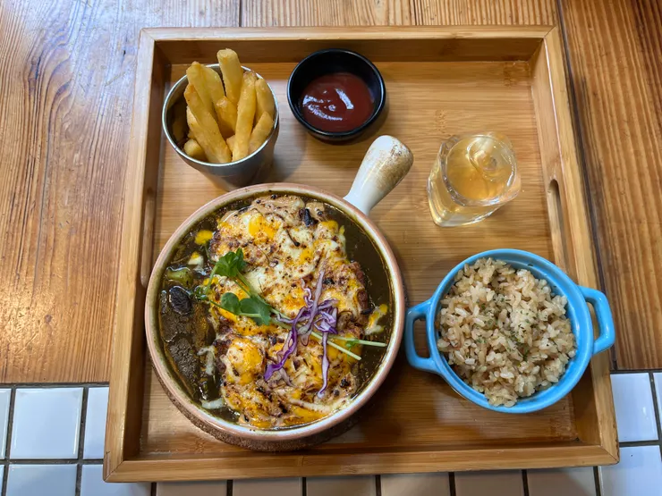 熔岩花生咖哩豬排燉菜  320元