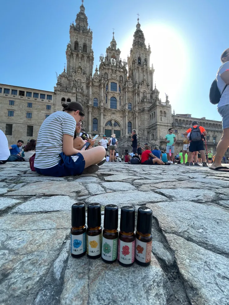 Justine 幫我拿了好長一段路的精油,終於又回到我的手中。