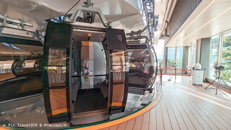橫濱空中纜車：一人獨享專屬車廂，非常自在舒適。