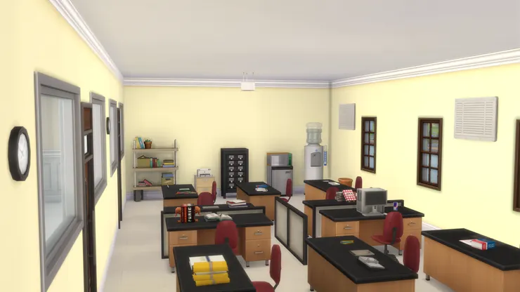 所有教師的座位都是一式一樣。