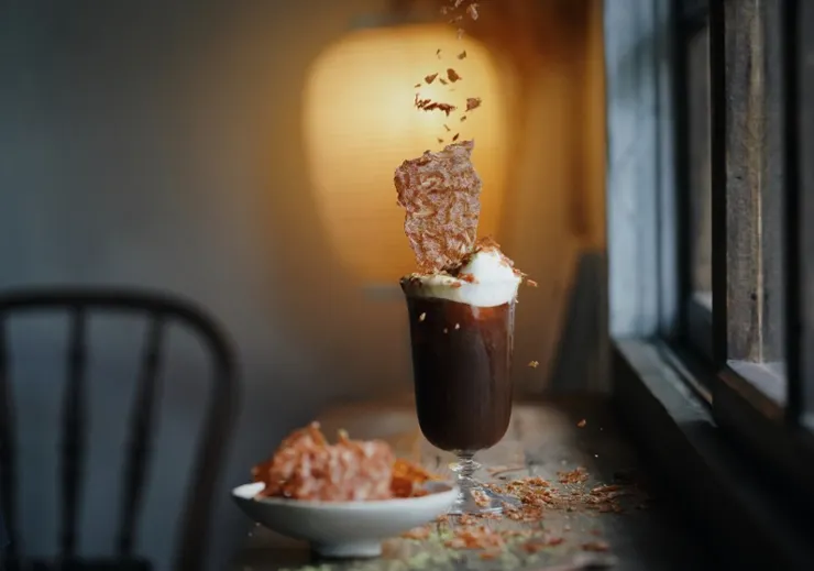 木商咖啡「百味東市場」將咖啡結合傳統肉乾、醇香豆油、清爽香檸，打造市場風味致敬「百年東市場」