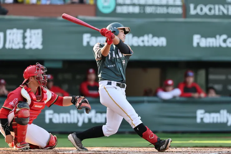 希望曾昱磬早日找回好狀態(翻攝自台鋼雄鷹臉書)