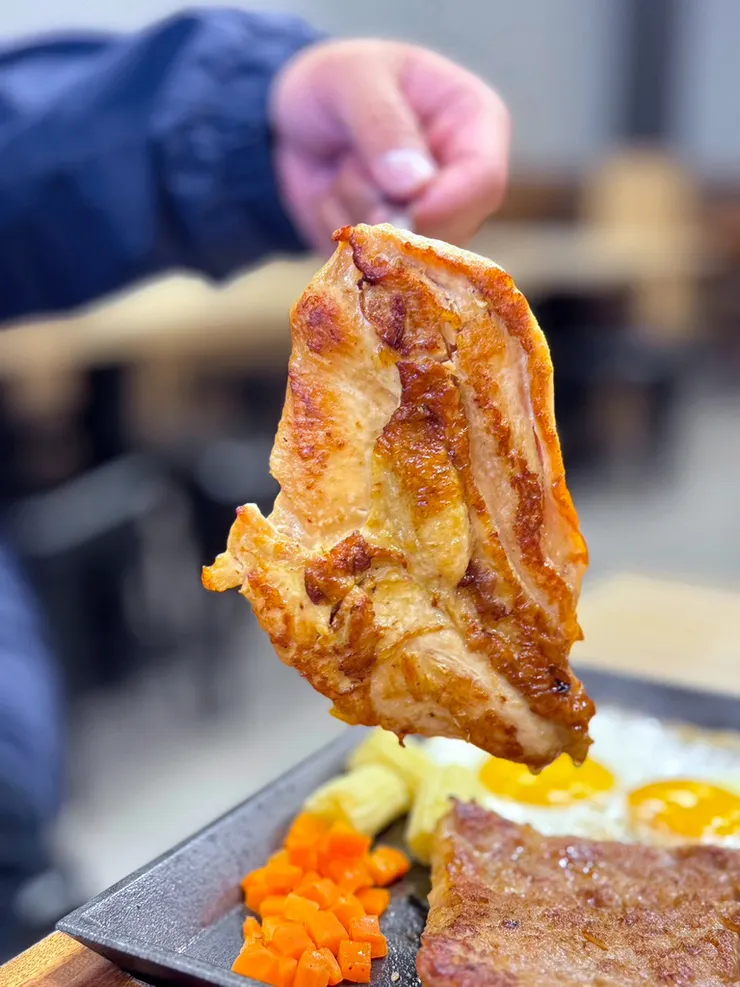 台南牛排推薦【魔力牛牛排館-安平店】安平聚餐美食新選擇│自選