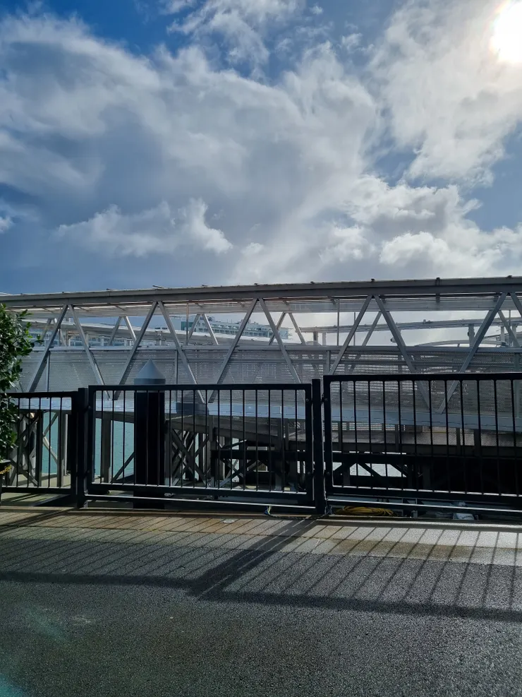 等12:30出發的郵輪