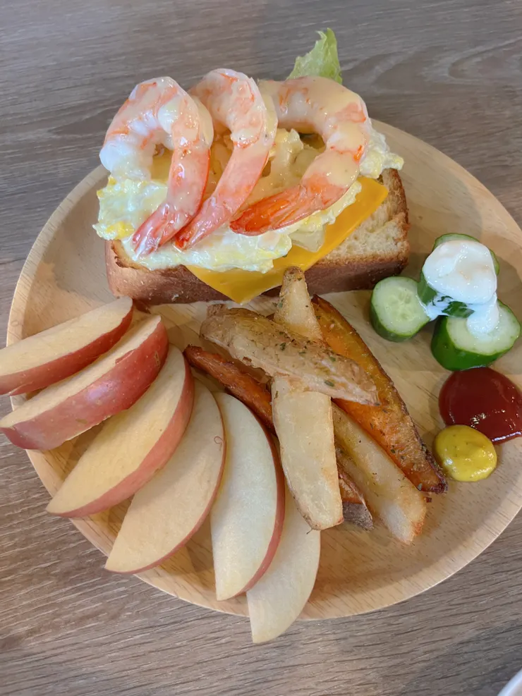 鮮蝦嫩蛋三明治