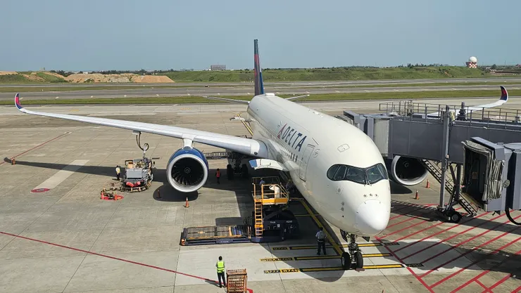 這是每天上午自桃機起飛前往西雅圖的達美航空DL68班機!使用機型是空中巴士A350!