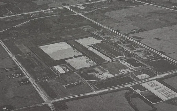 富士康園區「空空如也」的空拍圖（截自《富士坑》）