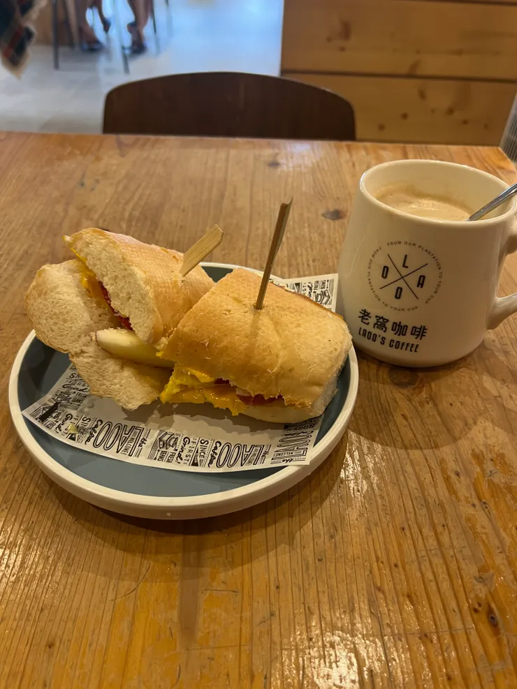 蘋果蛋沙拉潛艇堡😋吃起來甜鹹清爽