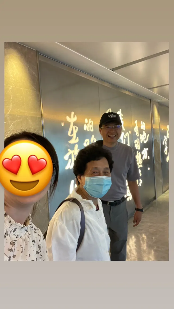 出國必拍的出境牆!