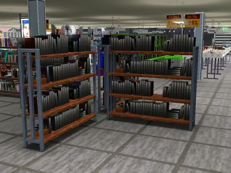 小說區有兩組書架，一組是外文和翻譯小說。