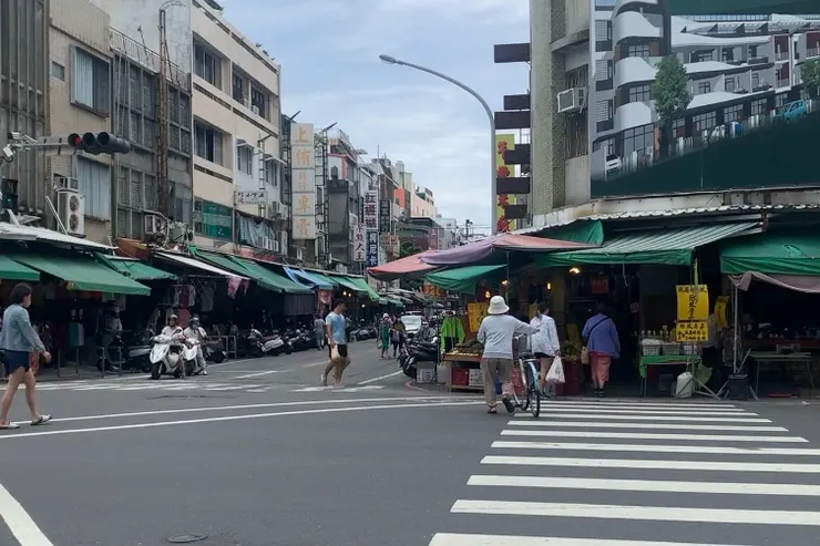 民宿附近的傳統早市