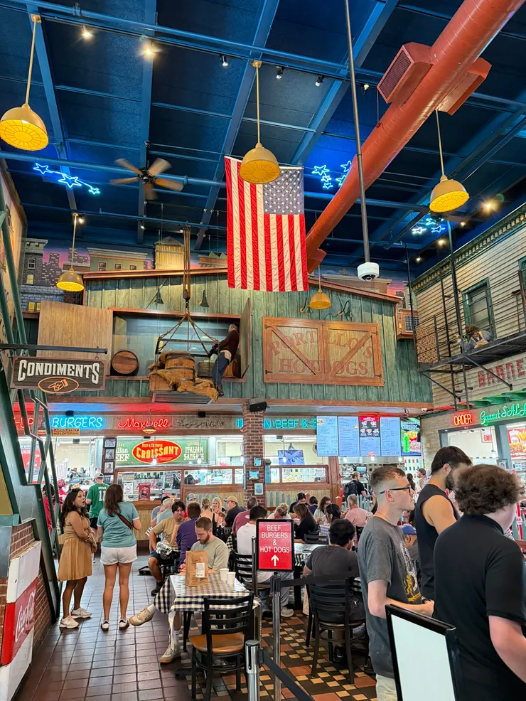 Portillo's 店內布置很有特色！