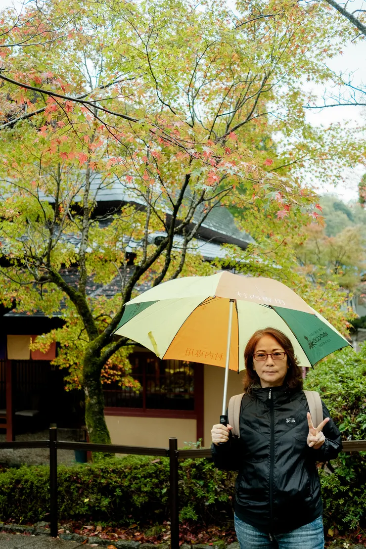 楓葉X雨傘X老母