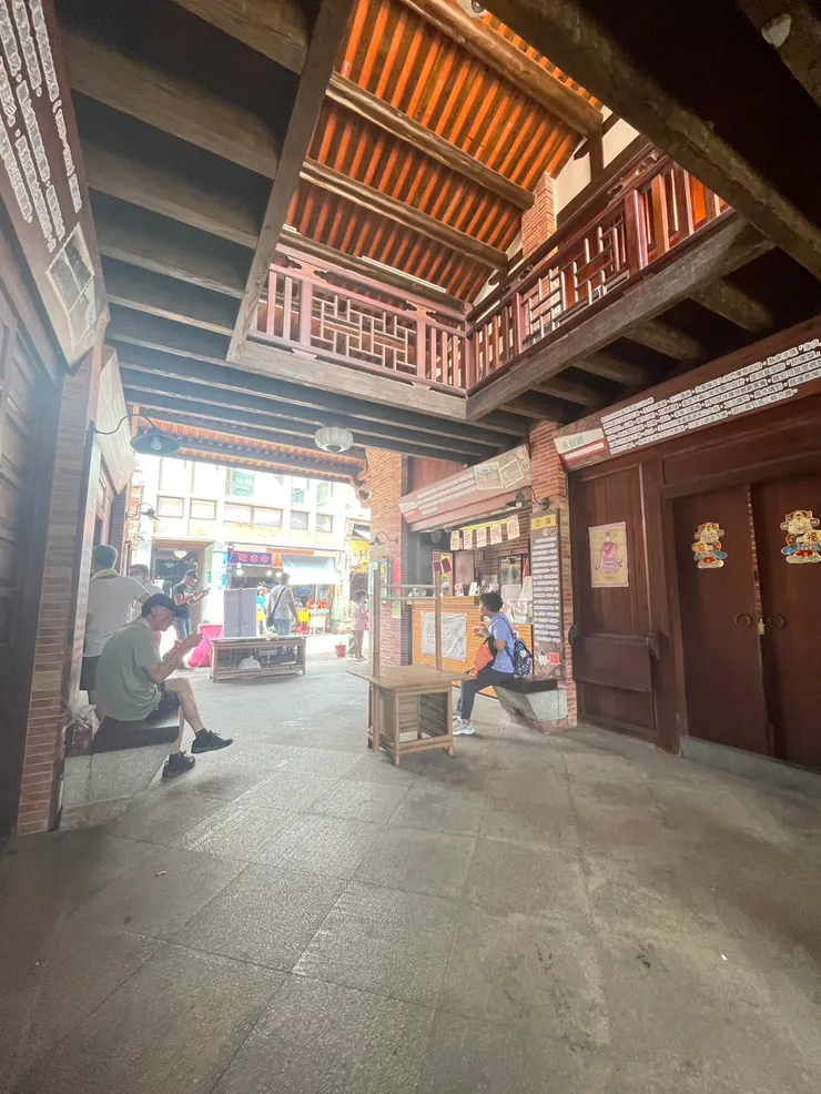 轉角107咖啡旁 很適合稍作休息的角落