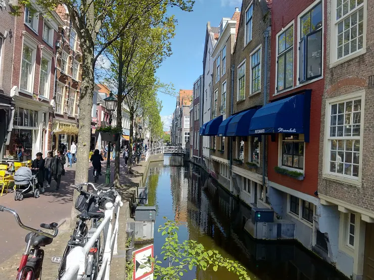 距離海牙不遠的台夫特，很適合順道來走走，體驗一下荷式風情