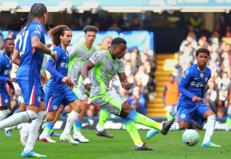 基希爾抽射破網助曼城領先2:0