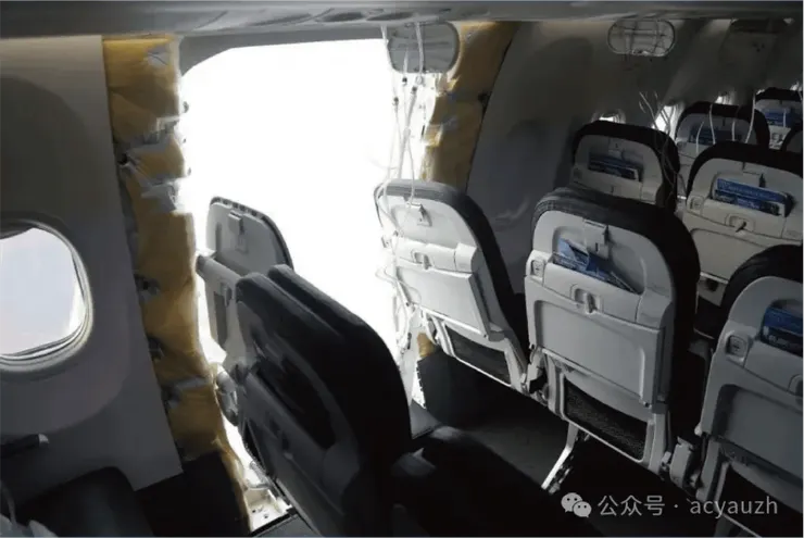 波音737MAX緊急艙門脫落