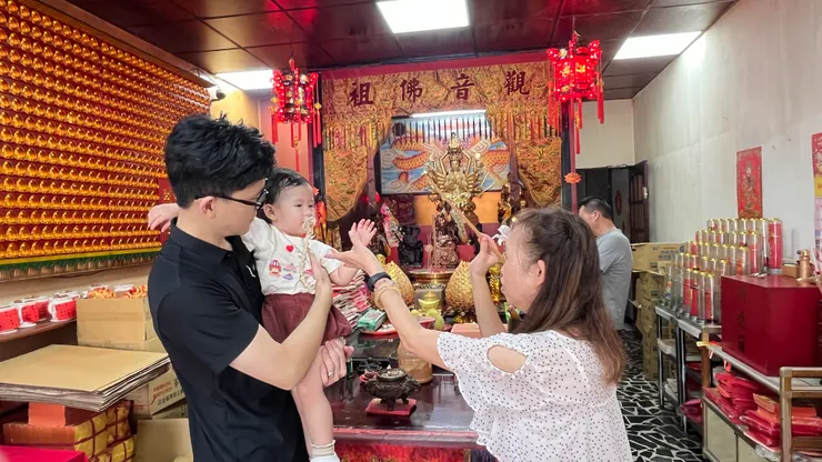 圖：收驚的過程示意(非本人)