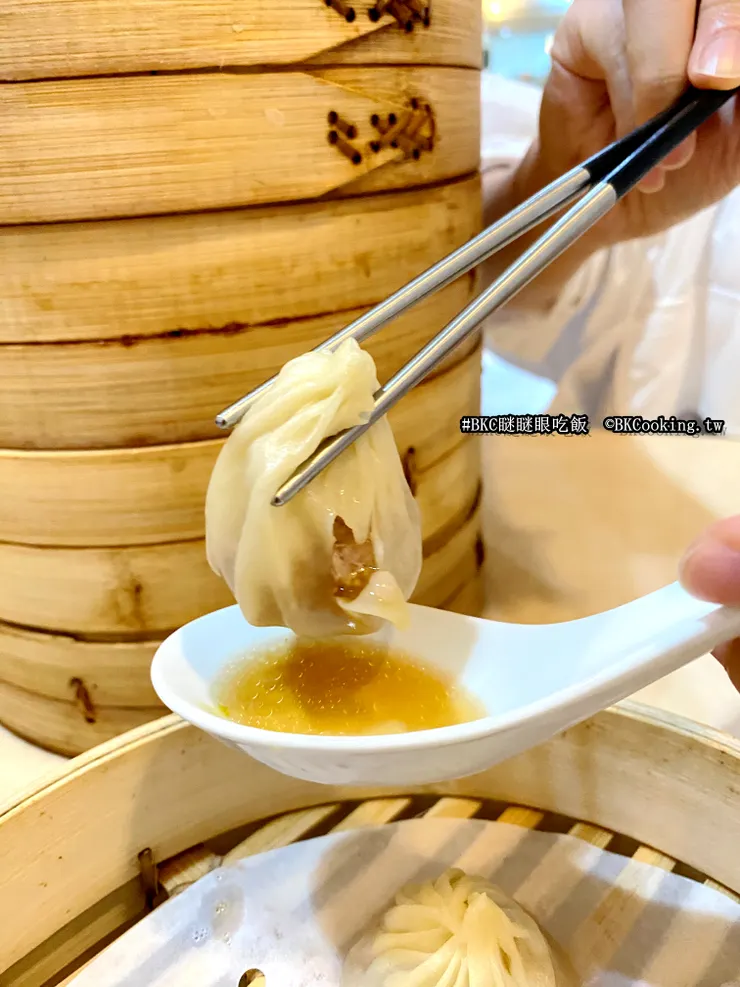 超多汁的小籠包