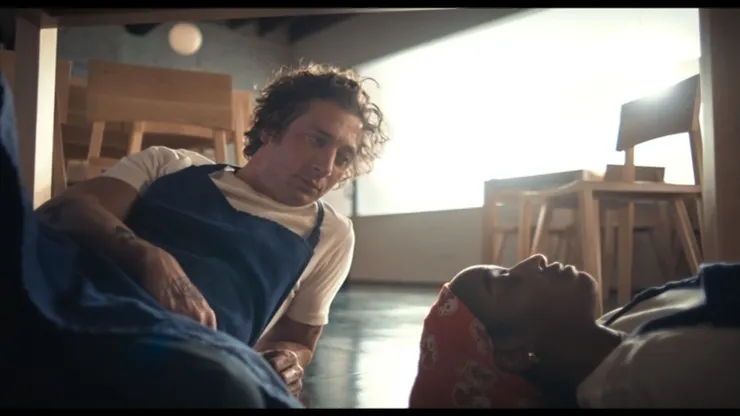 「你不是獨自一人，辛妮。」