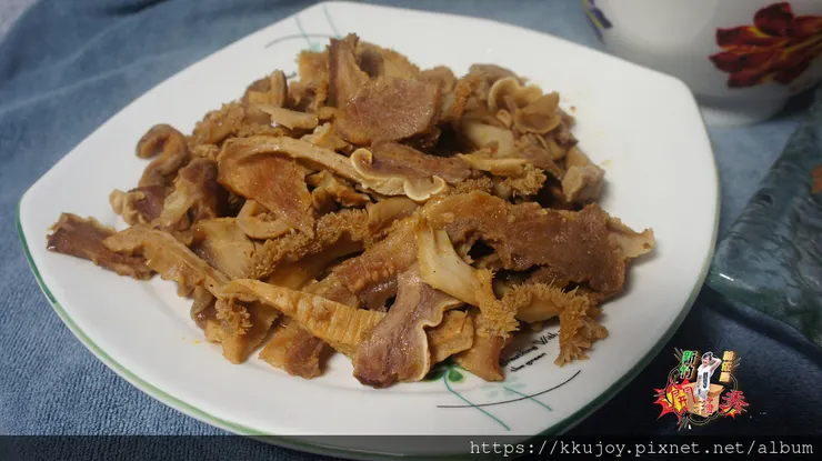 冬季暖鍋🍲牛骨高湯熬煮鍋底，搭配手炒香料與牛四喜底料|第一牛