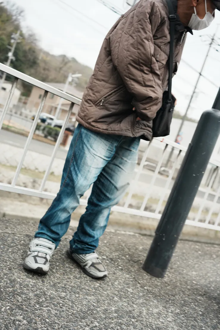 路上遇到的散步大叔