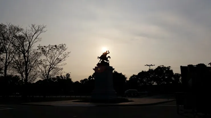 台南都會公園鐵修斯的夕陽,攝於2015年。