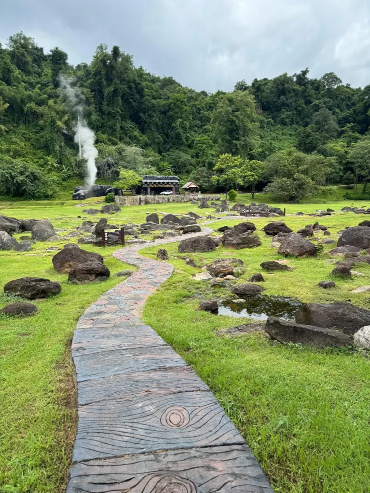 熱辣辣的泰國也有溫泉區，你要試一試嗎？