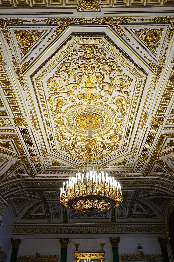 金光閃閃天花板