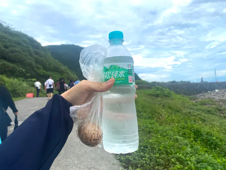 宜蘭-龜山島 || 島上遊客中心賣的礦水跟茶葉蛋