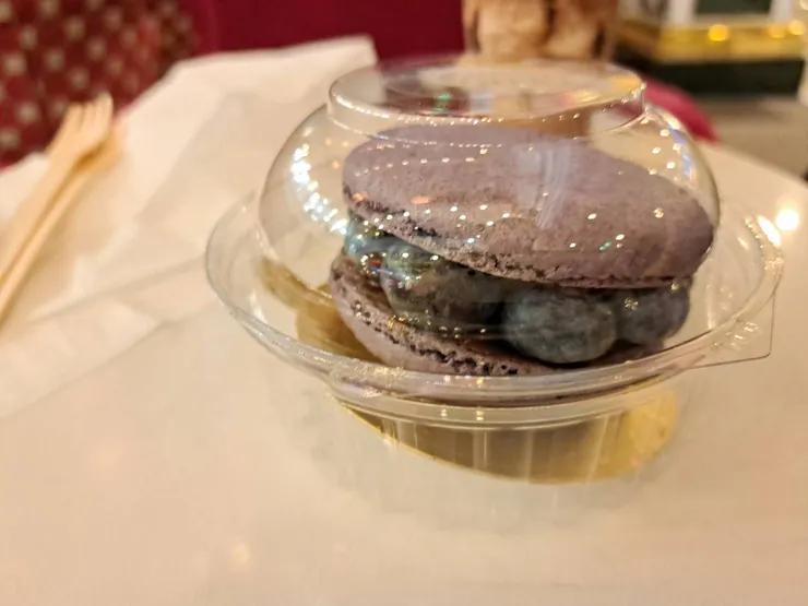 大廳咖啡……別說了像餅乾的馬卡龍［120元］？