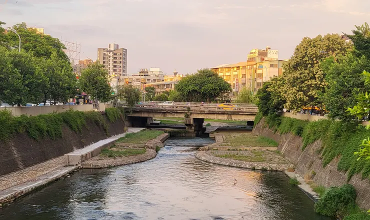 ﹝半平厝公園﹞旁柳川橋