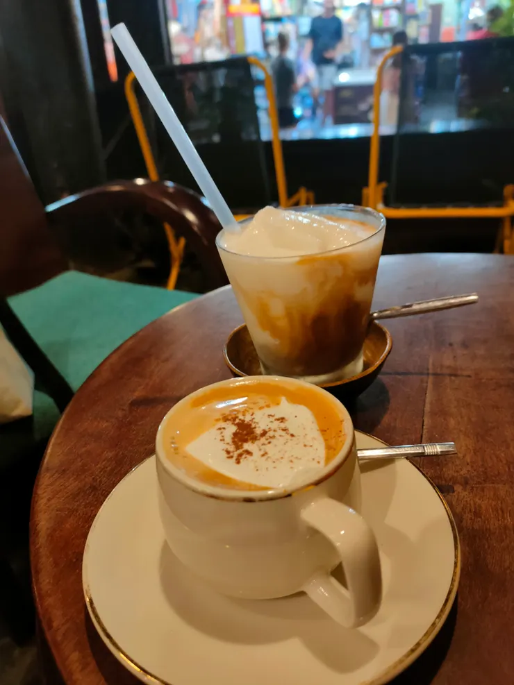 椰子咖啡和鹹咖啡